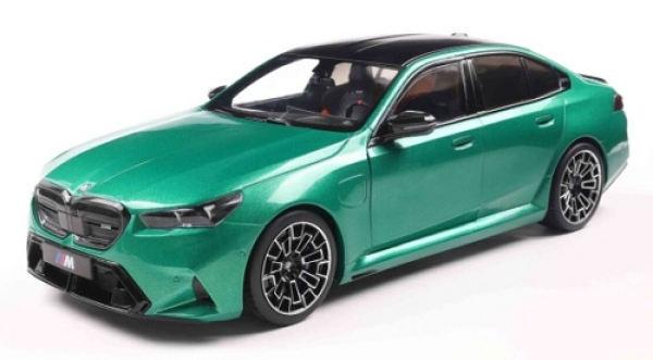 421186539 BMW M5 (G90) M 2025 Isle of Man green metallic 1:18